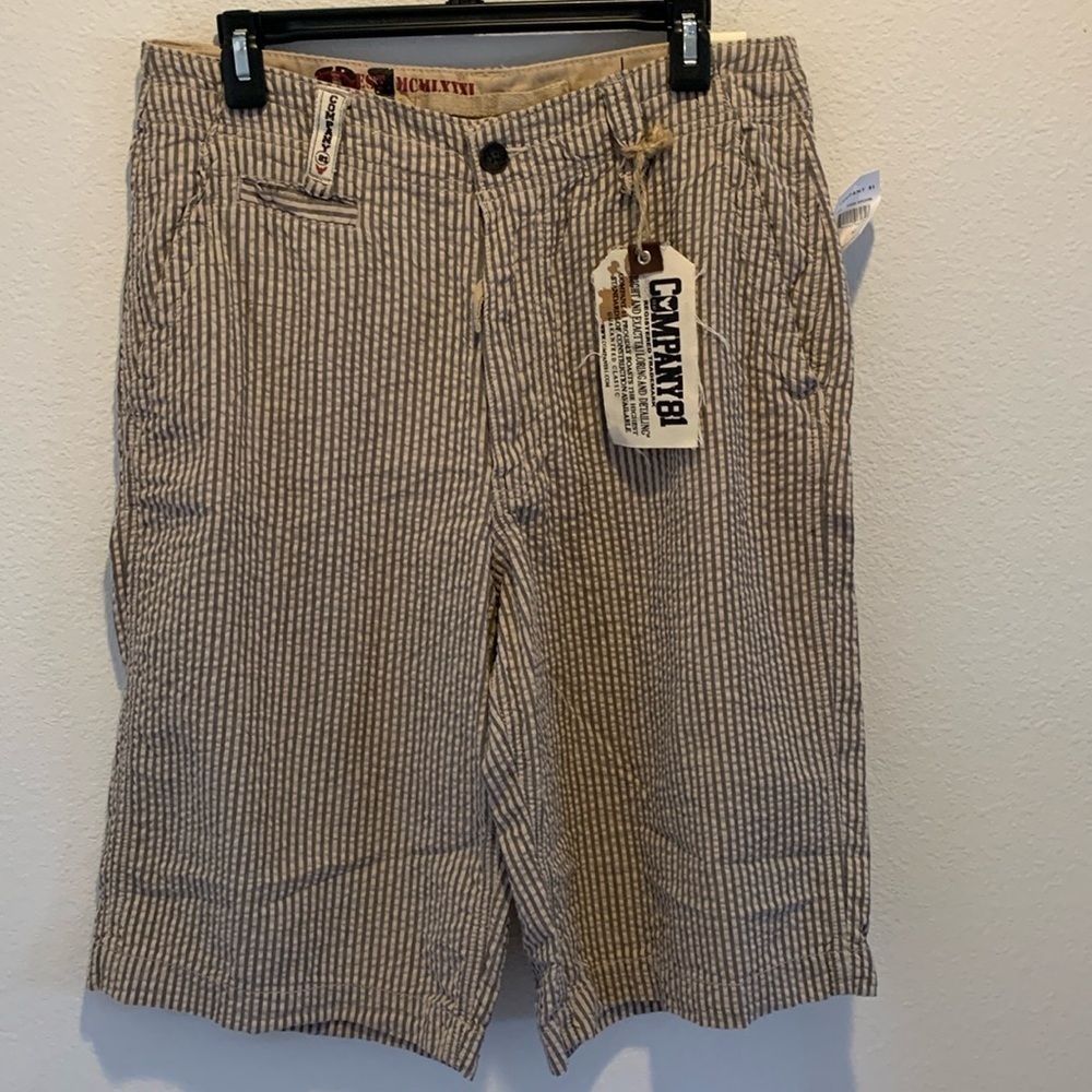 NWT Company 81 dark brown&tan stripe board short. Waist 32.​​​​​​​​​
